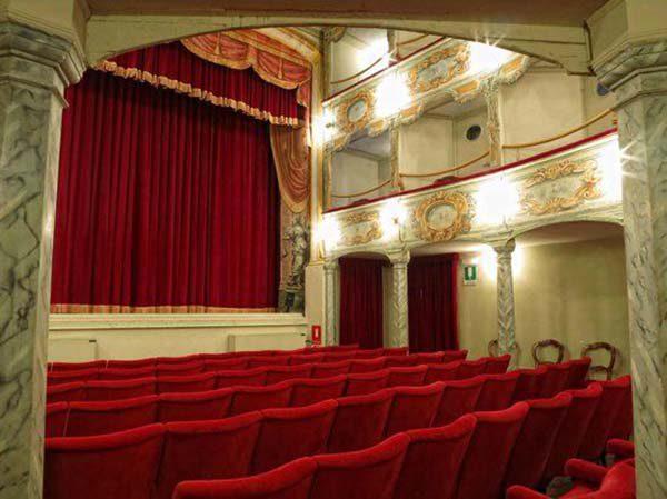 Teatro Flora Penna San Giovanni
